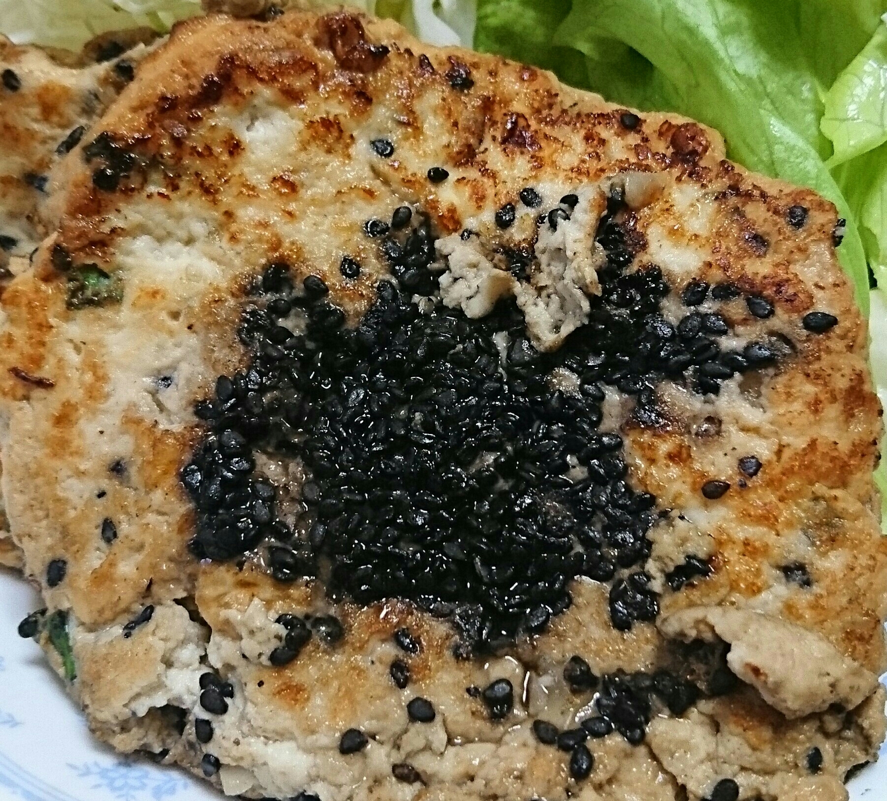 黒ごま豆腐ハンバーグ