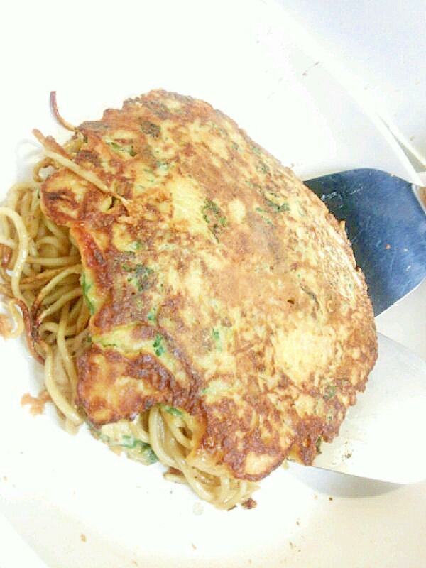 焼きそばで★ボリュームたっぷりもちもちモダン焼き★