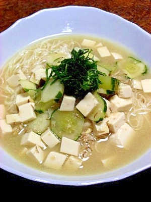 さっぱり　豆腐とキュウリの冷汁素麺