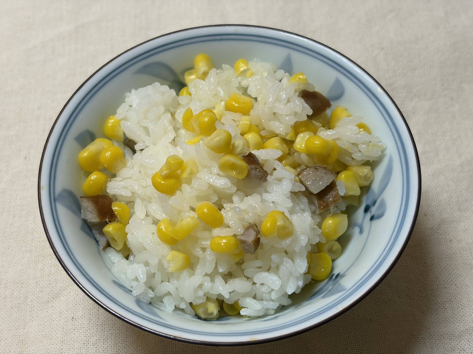 とうもろこしとソーセージご飯