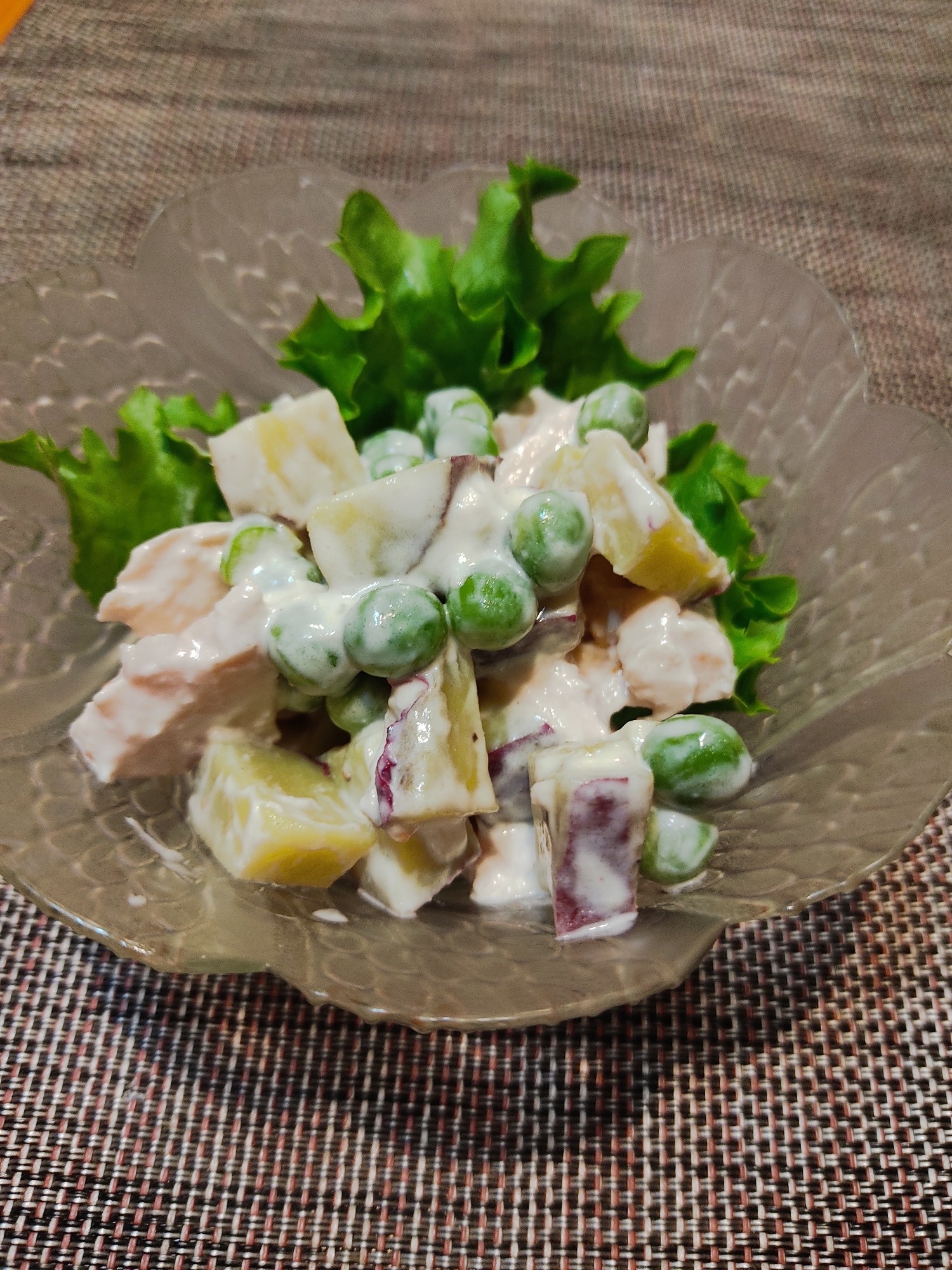 豆入り☆鶏ハムとさつま芋のヨーグルトサラダ