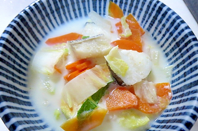 タラの豆乳野菜スープ