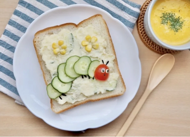 ポテサラリメイク♡はらぺこあおむしトースト#食パン