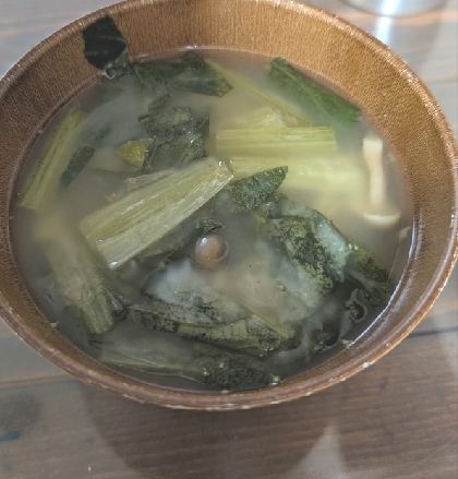 舞茸エリンギ新玉ねぎ小松菜の味噌汁