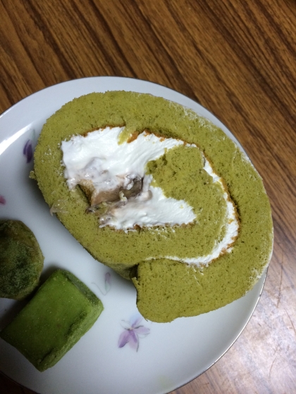 小豆クリームで美味★和風*抹茶ロールケーキ