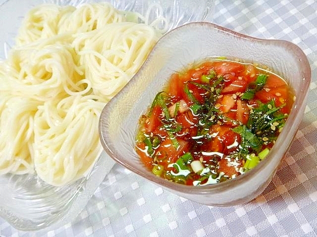 トマトだれのつけそうめん