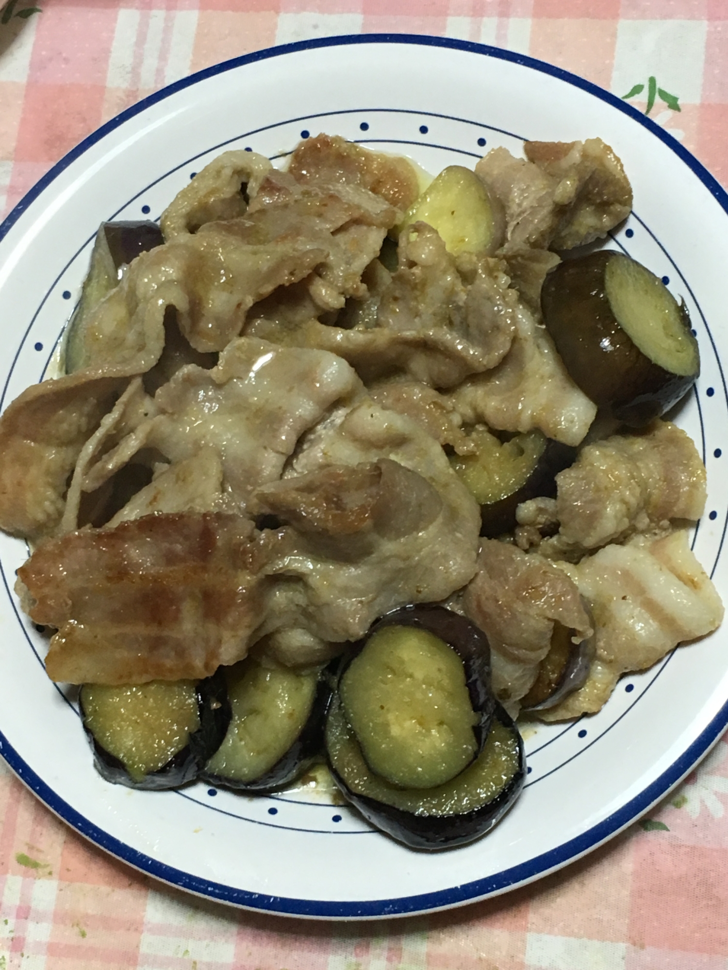 豚バラ薄切りとなすのグリーンカレーペースト炒め