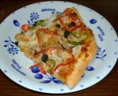 ツナと2色のピーマンのピザ