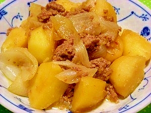 じゃがいもとひき肉のカレー風味煮