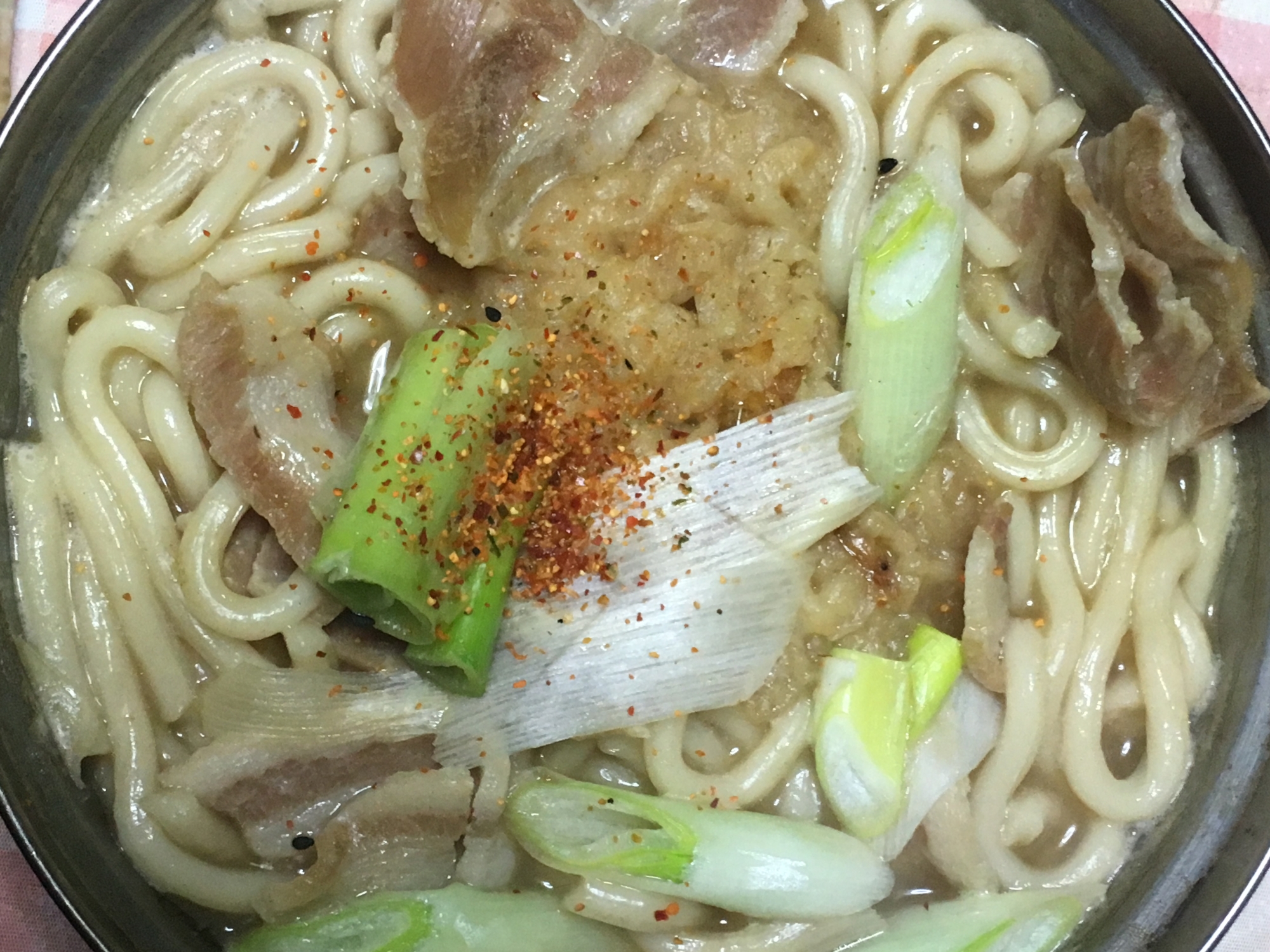 豚バラ、天かす、ネギのうどん