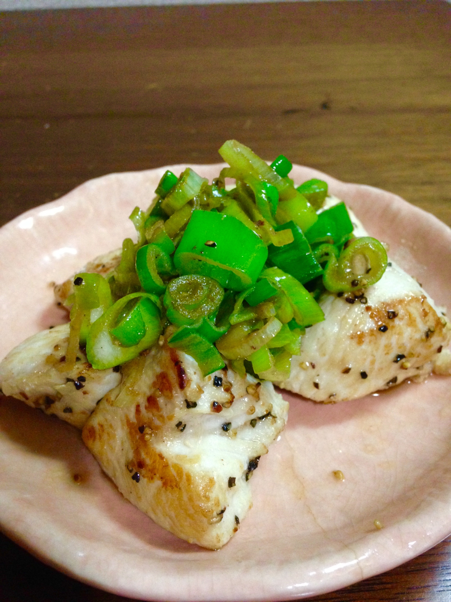 おつまみに★鶏むね肉の粗挽き胡椒焼き★