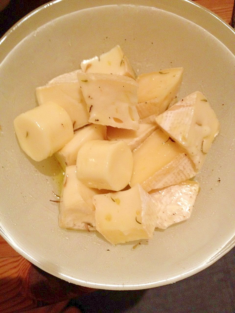 カマンベールチーズのマリネ