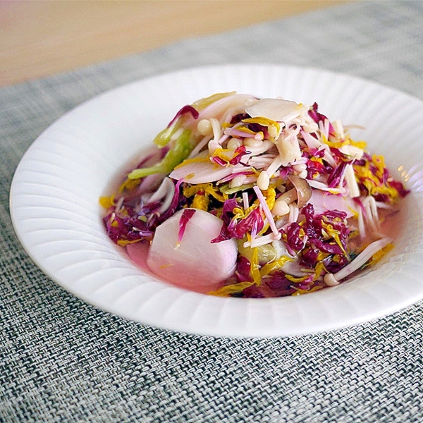 かぶと菊花、きのこの酢の物