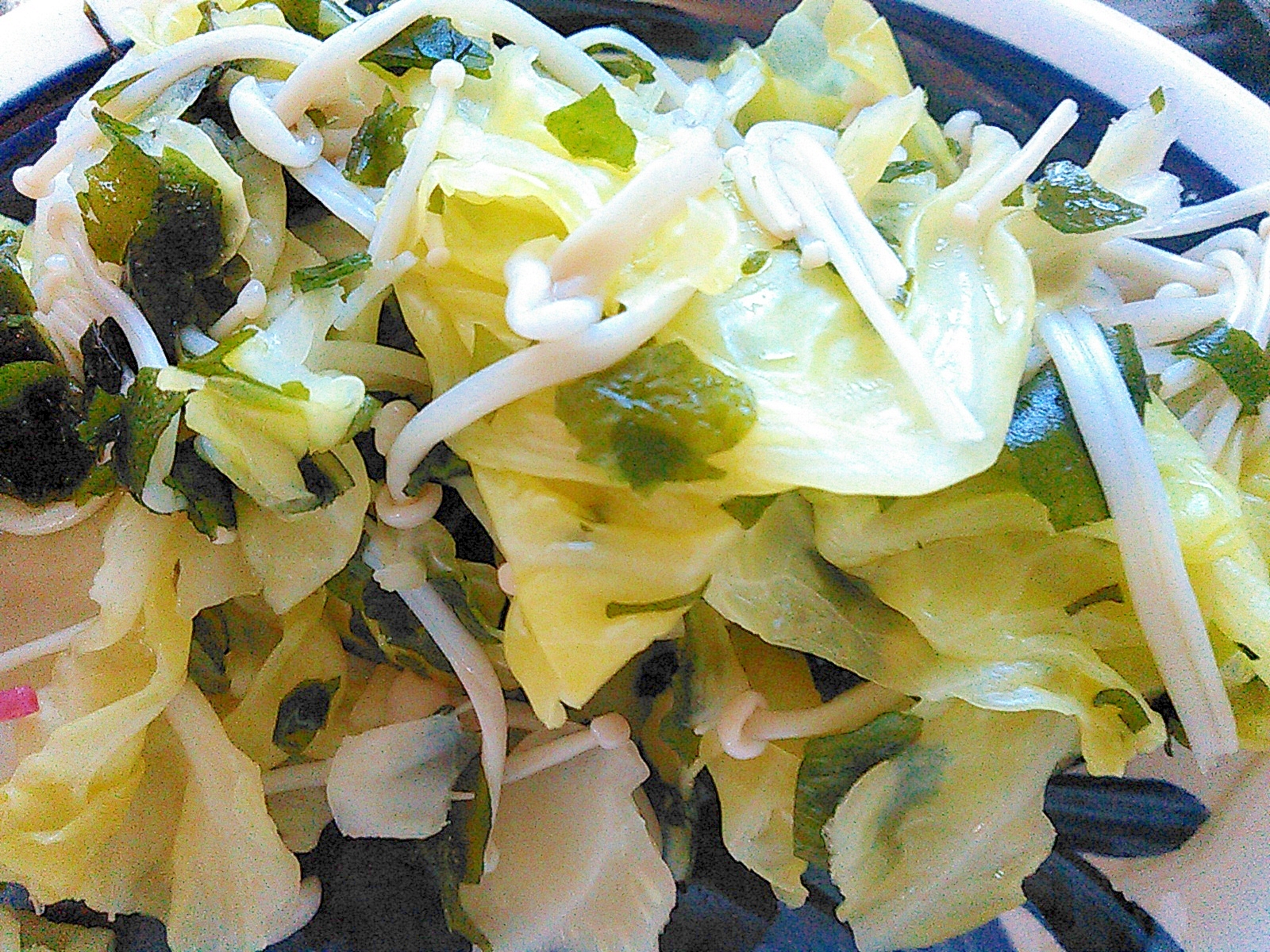 キャベツえのきワカメのサラダ レシピ 作り方 By あけぼのマジック 楽天レシピ