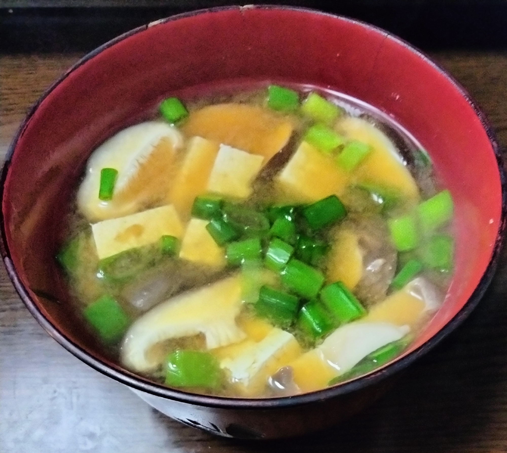 しいたけ豆腐ねぎの味噌汁