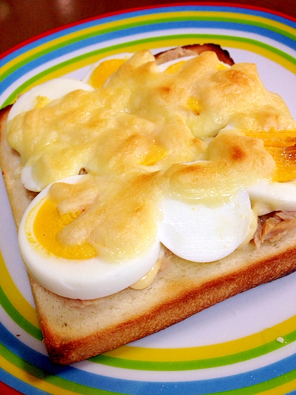 ツナとゆで卵のトースト