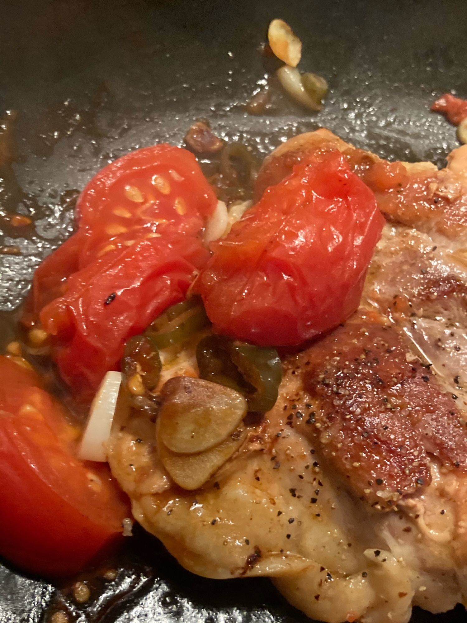 鶏肉とトマトの唐辛子炒め