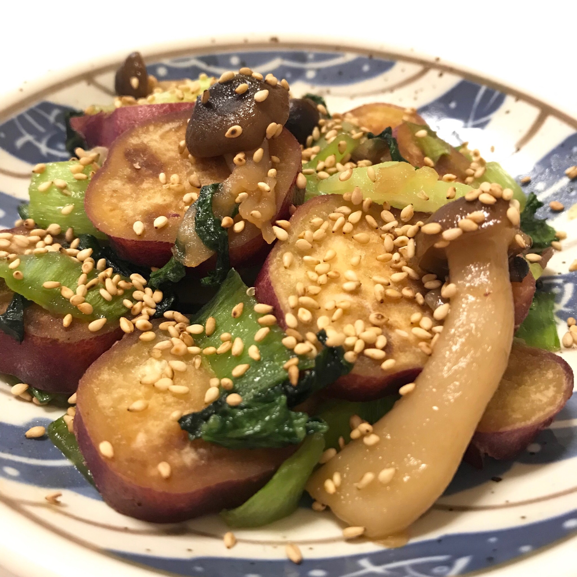 さつまいもとチンゲン菜の醤油みりん炒め