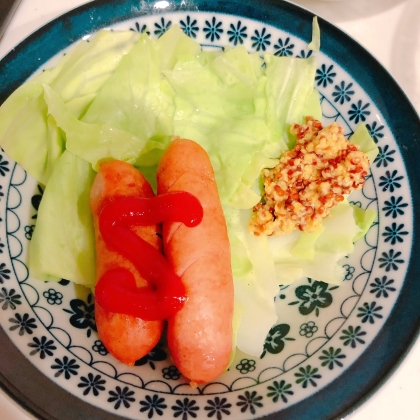 朝食に簡単おかず　レンジでウインナーときゃべつ蒸し