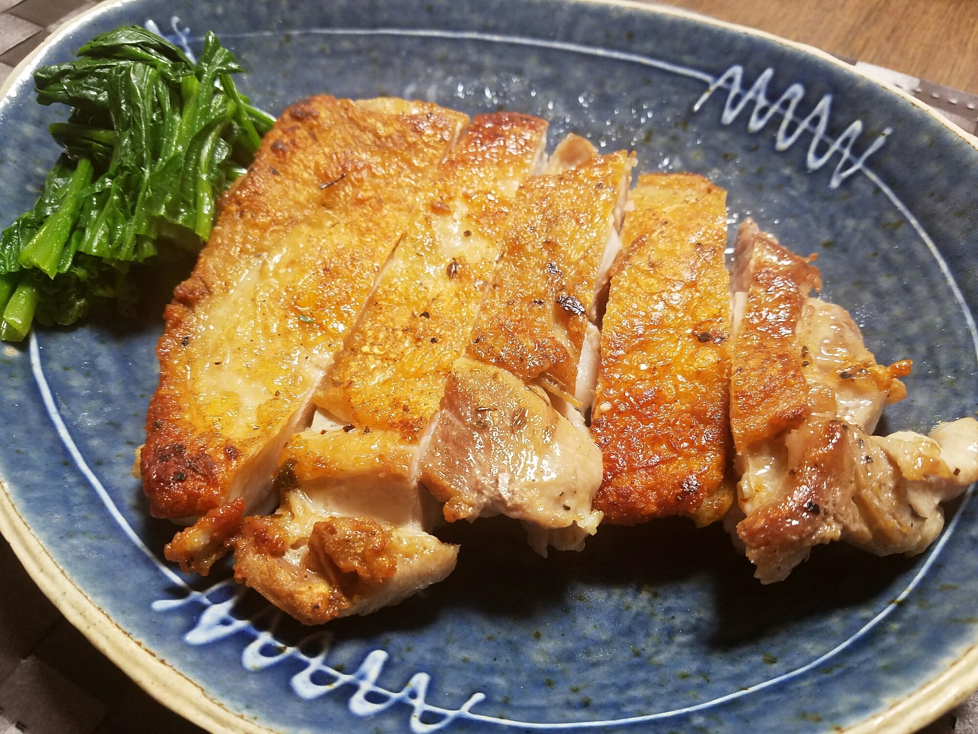 皮パリ！ジューシー‼鶏モモ肉のローストチキン