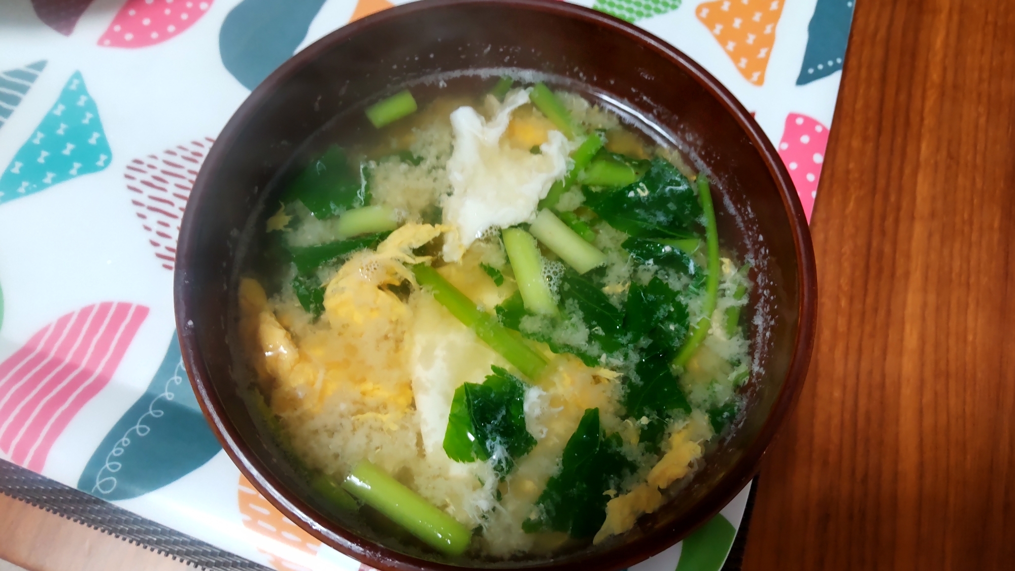 三つ葉と卵のお味噌汁