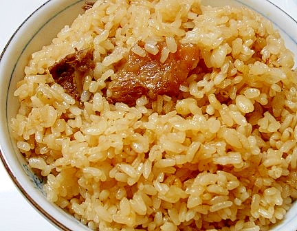 牛筋煮込みの煮汁で 牛筋ごはん
