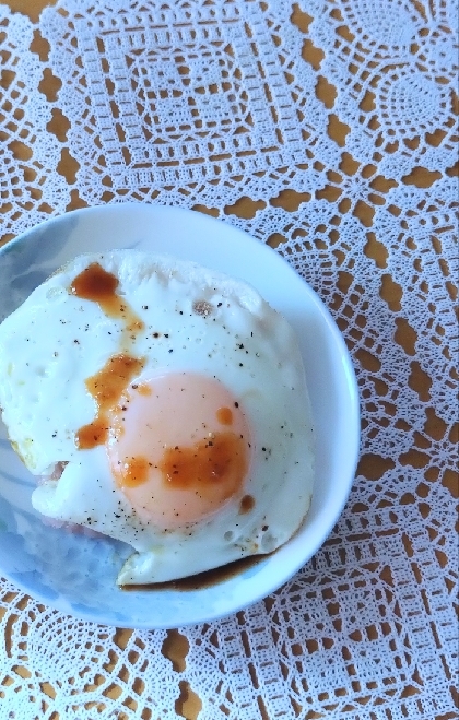 オリーブオイルと焼肉のたれの目玉焼き