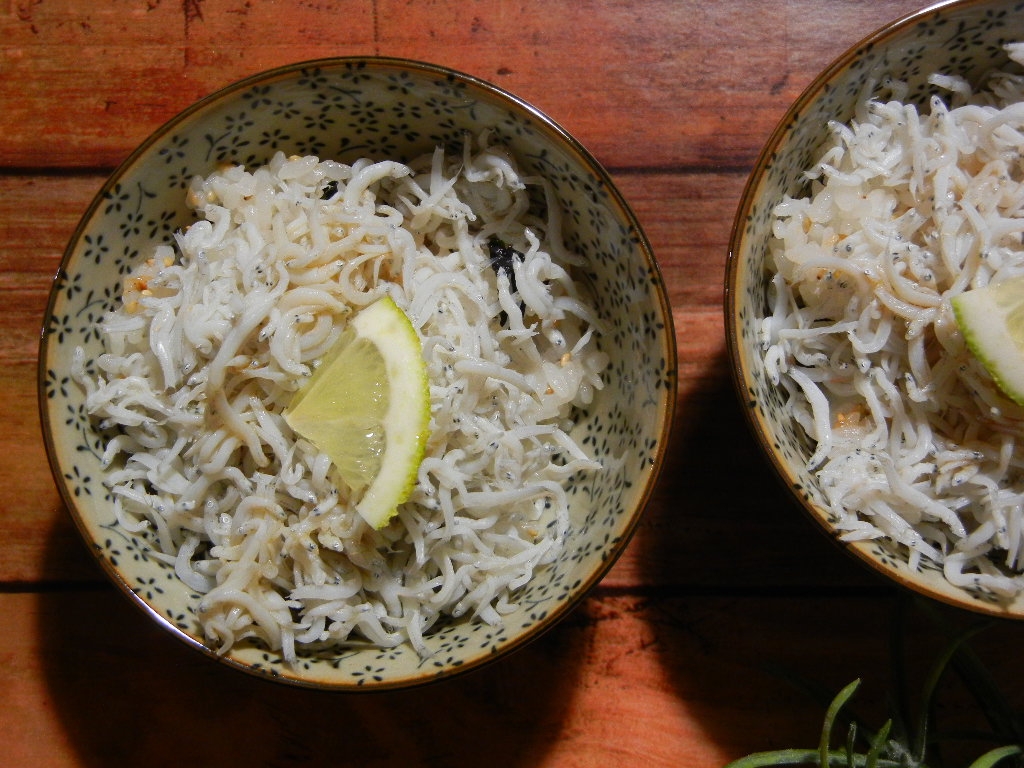 梅ワカメの混ぜご飯 シラスたっぷりで