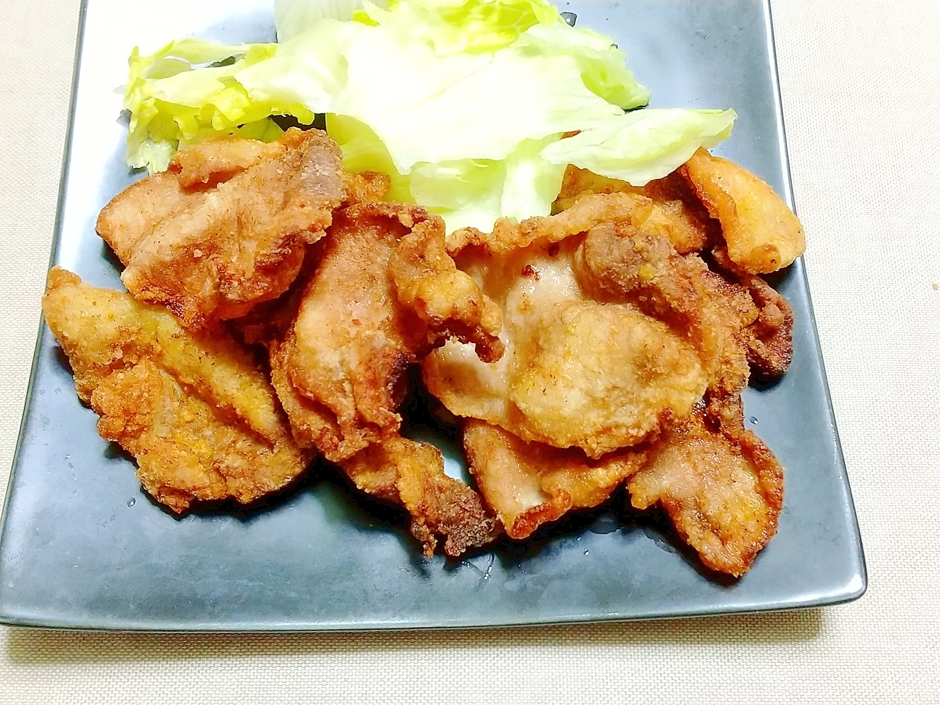 硬い豚もも肉もこれなら美味♪カレー風味の豚肉唐揚げ