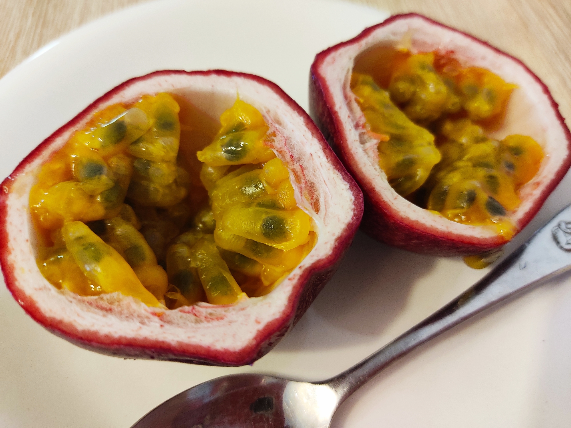 冷やして美味 パッションフルーツの美味しい食べ方 レシピ 作り方 By Makicchi 楽天レシピ 冷やして美味 パッションフルーツの美味しい食べ方 レシピ 作り方 By Makicchi 楽天レシピ