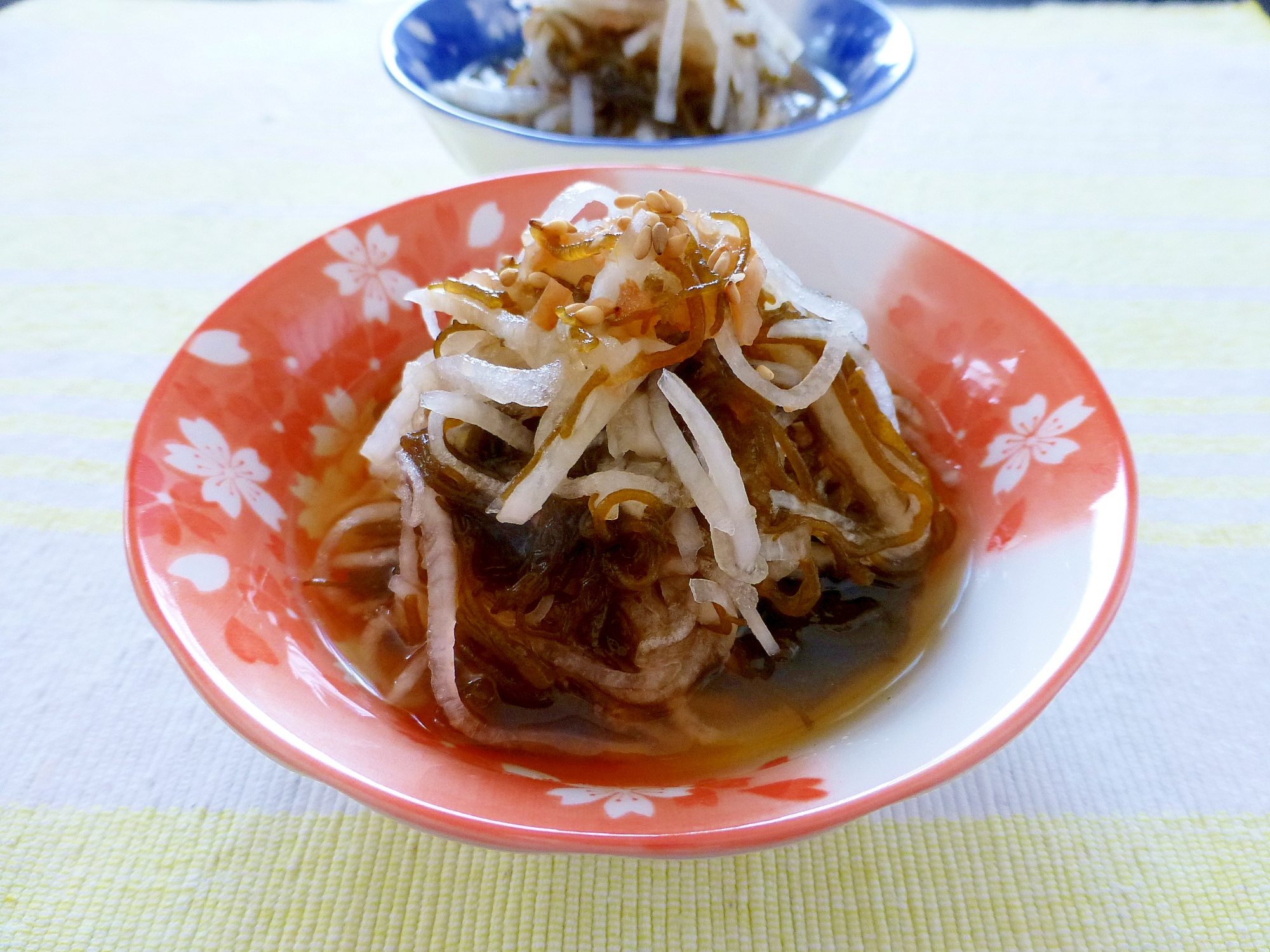 千切り大根ともずくの酢の物