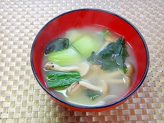チンゲン菜の味噌汁