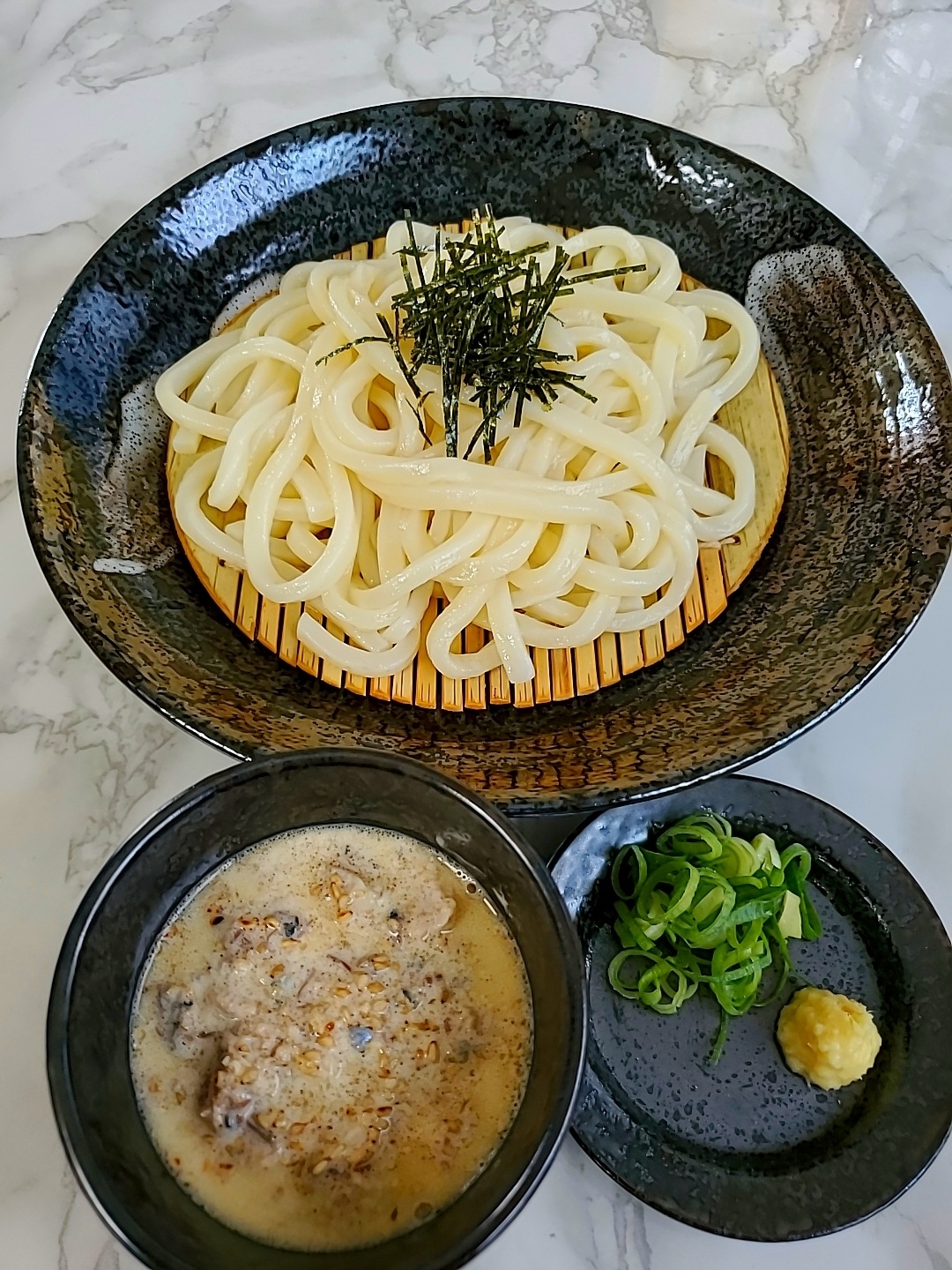 鯖缶ごまダレ冷しうどん