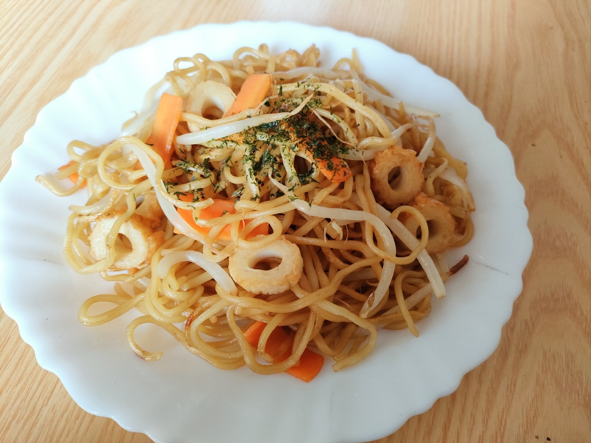 もやしと人参とちくわの焼きそば