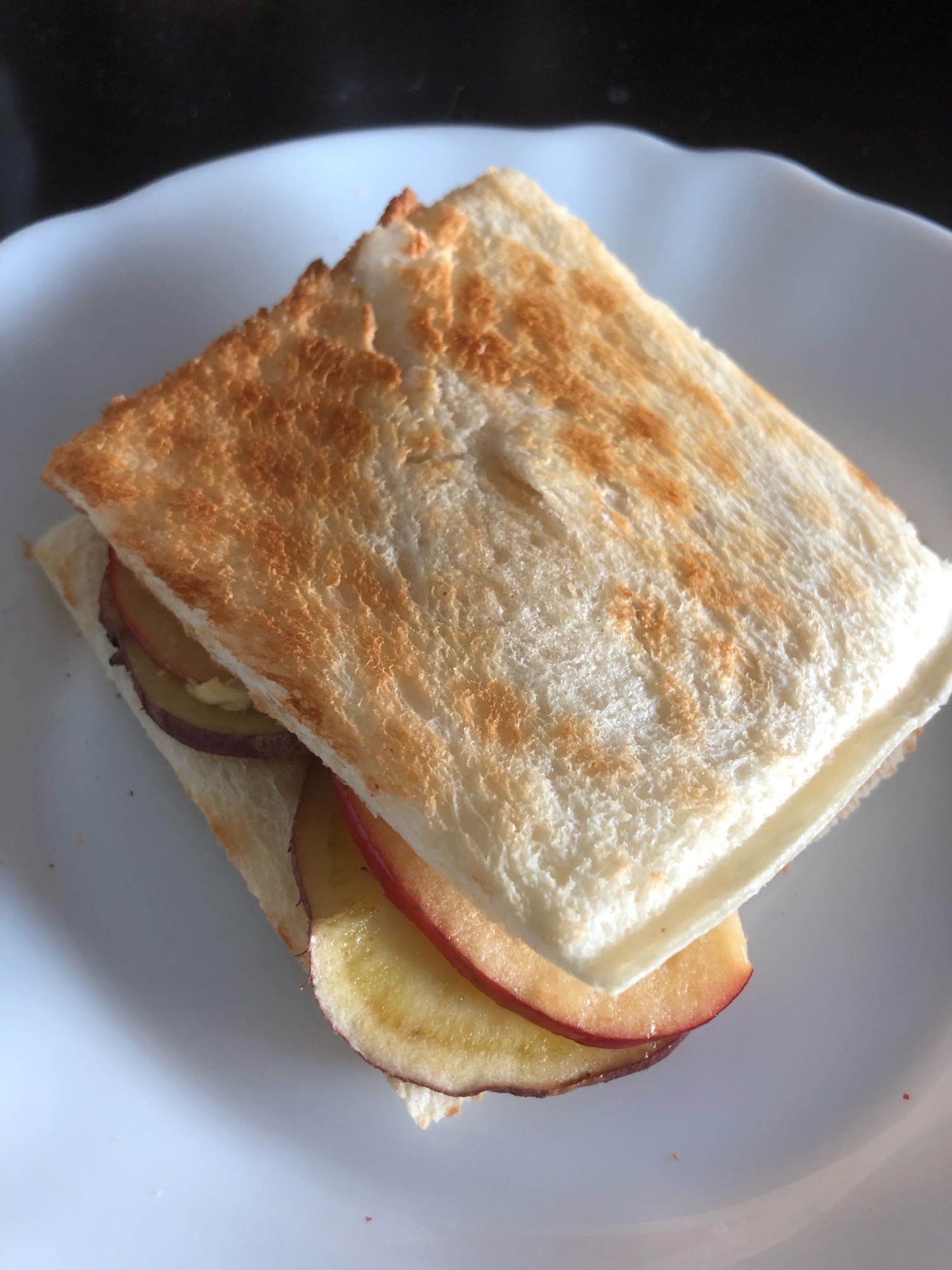 ランチパックの りんご とさつまいものホットサンド レシピ 作り方 By ひとりぶんごはん 楽天レシピ