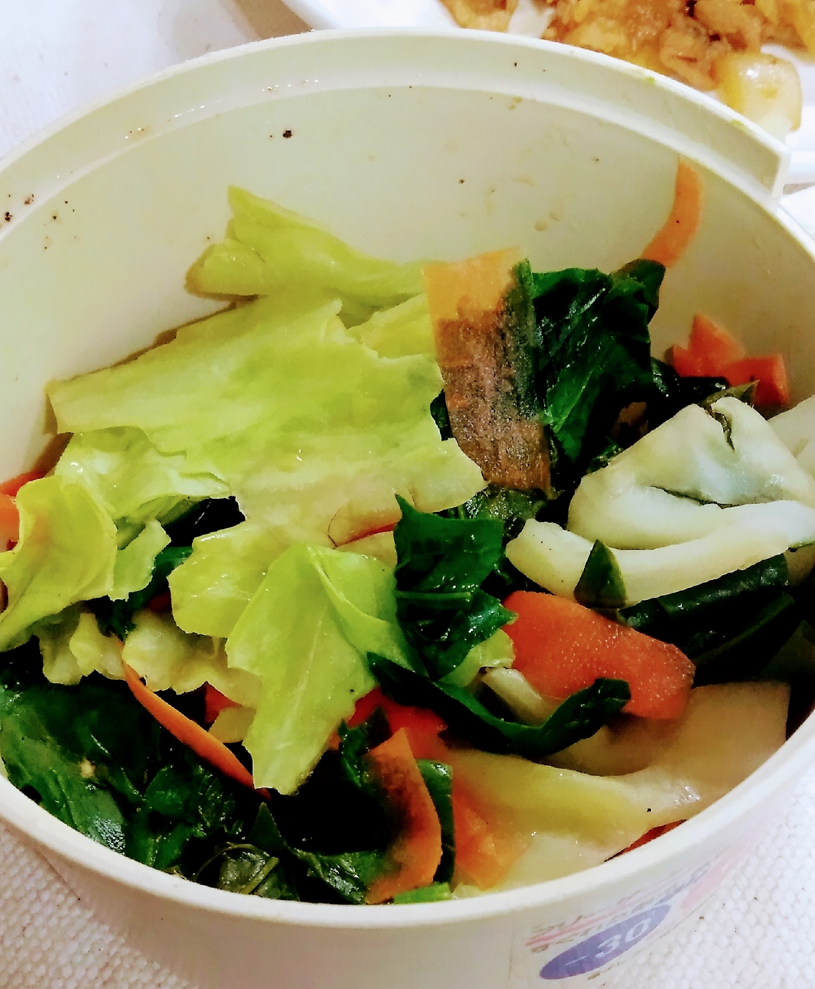 キャベツとほうれん草の温野菜サラダ