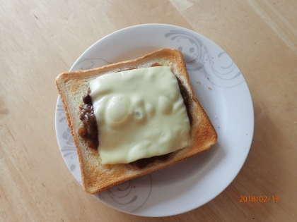 朝食に☆チーズビーフシチュートースト