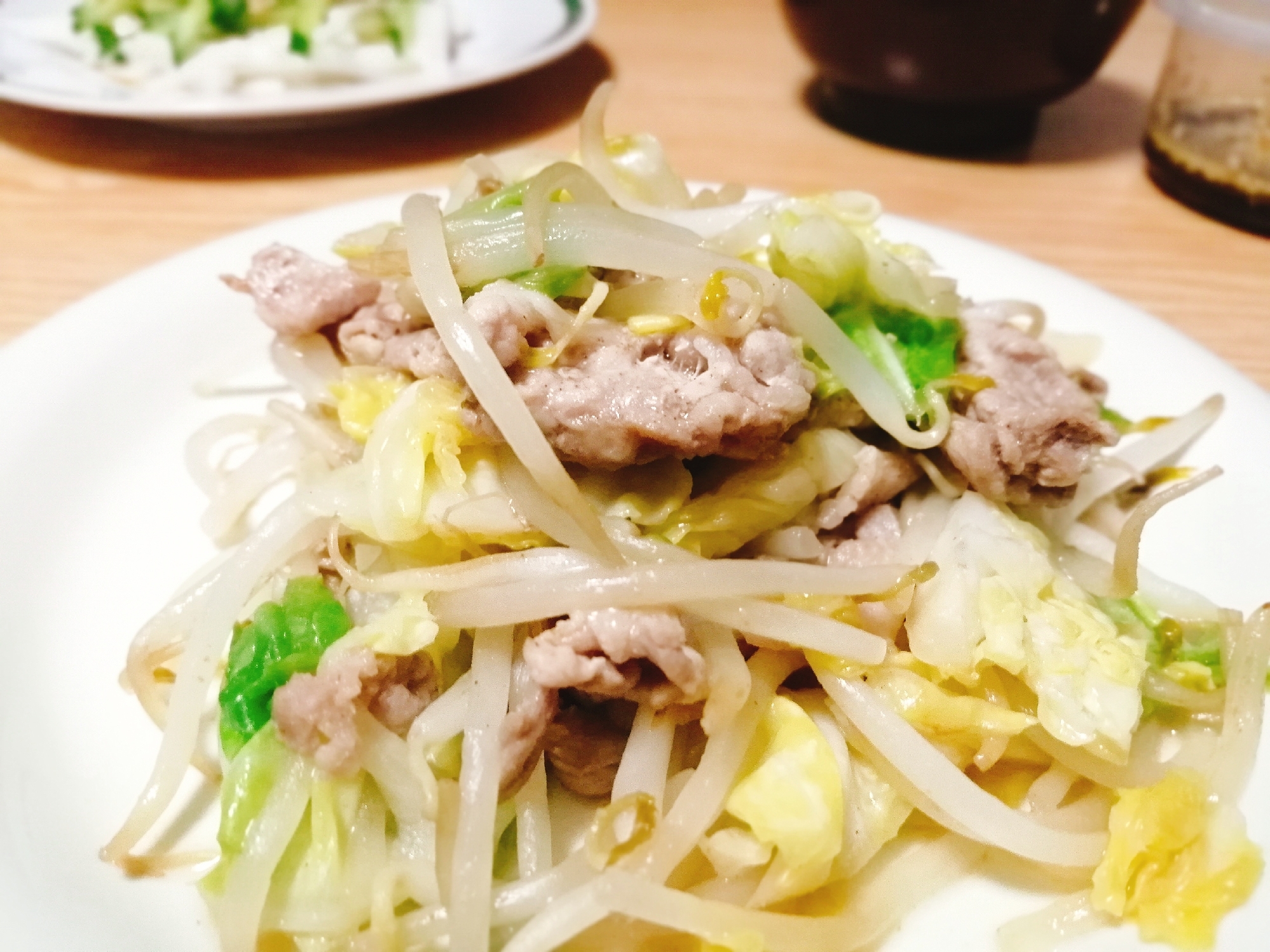 豚肉とキャベツともやしの炒め物