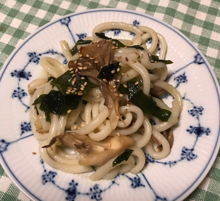 舞茸とわかめの焼うどん