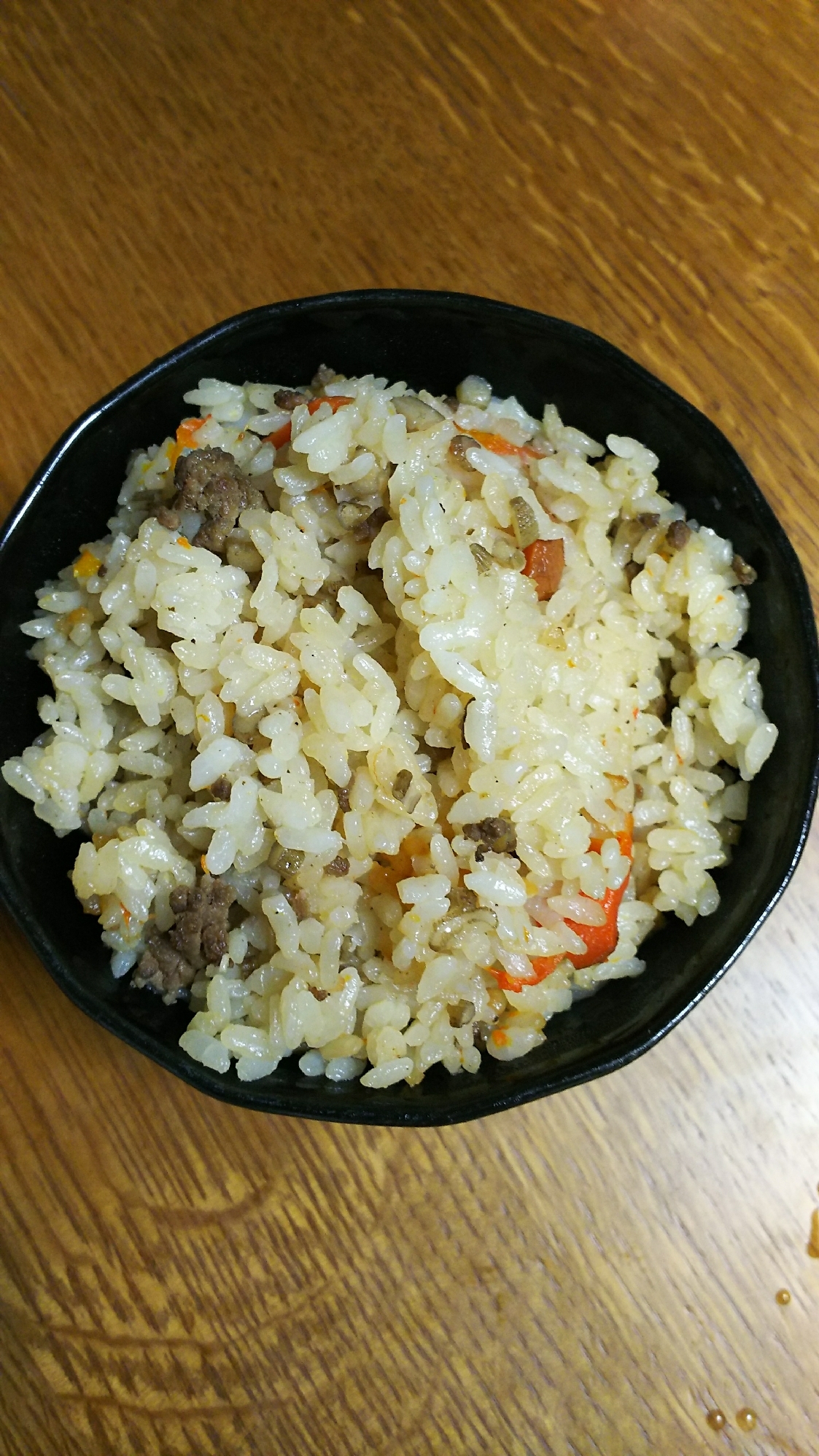 ゴボウと人参とミンチのダシダご飯