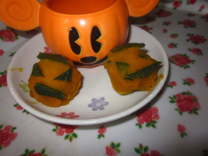 ハロウィンにレンジで簡単！  かぼちゃの茶巾☆