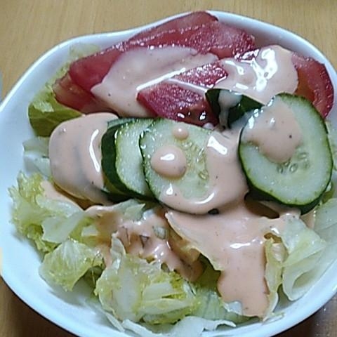 レタスとトマトと胡瓜のサラダ