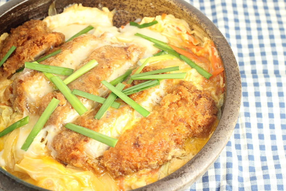 ボリュームたっぷり沖縄風カツ丼