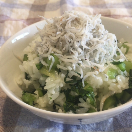 子どもたちの朝ごはんに…と思ってたんですが寝坊してしまい 丼っぽくなっちゃいました♪(●≧艸≦) めっちゃ助かりました！！○┐ﾍﾟｺ