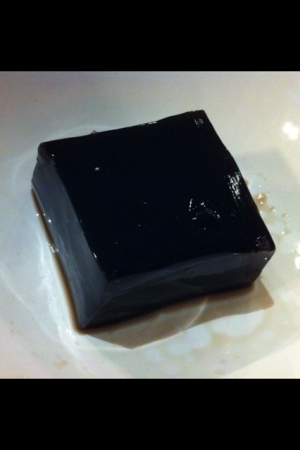 材料三つだけ★ヘルシー黒糖寒天ゼリー