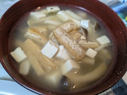 豆腐としめじとコーンのお味噌汁☆