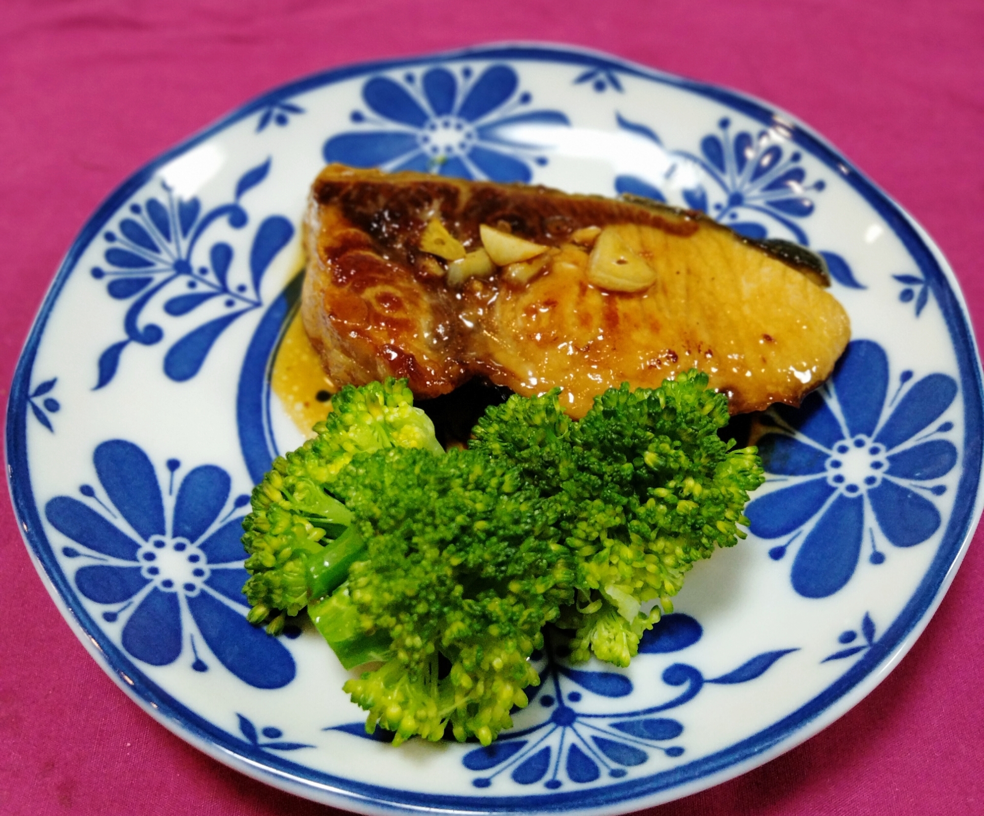 ニンニクとバター醤油で ブリの照り焼き レシピ 作り方 By ミーちゃんの日々 楽天レシピ ニンニクとバター醤油で ブリの照り焼き レシピ 作り方 By ミーちゃんの日々 楽天レシピ