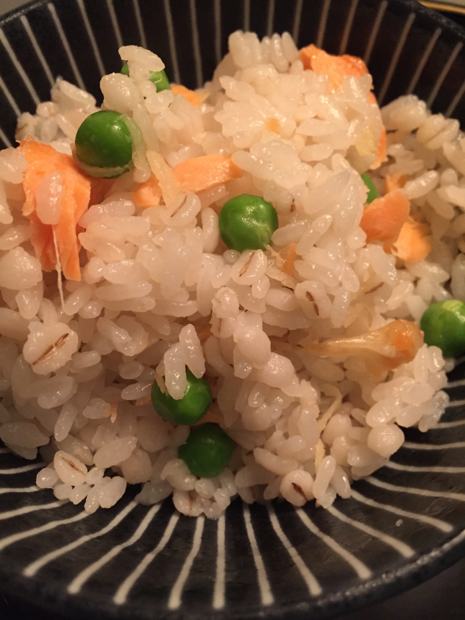 もち麦の混ぜご飯(鮭＆グリーンピース)