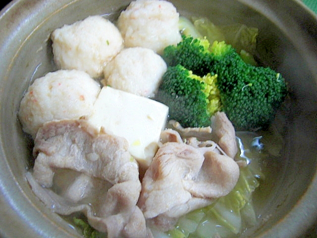 豚ロース肉とブロッコリー小鍋