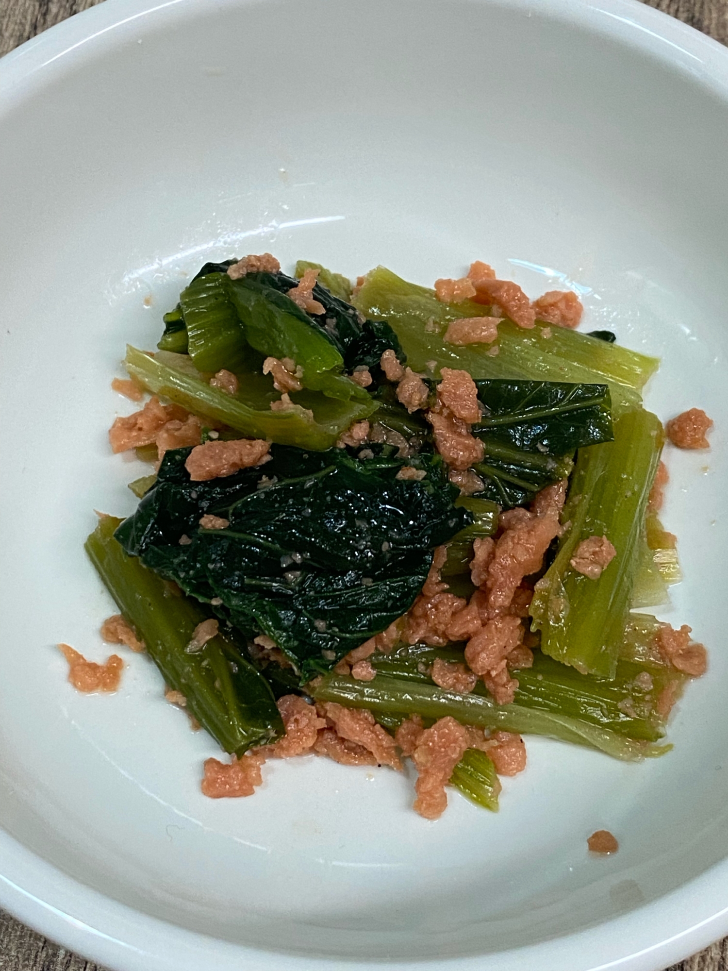 味付け簡単　小松菜の鮭フレーク和え